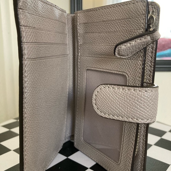 Wallet - Picture 2 of 2